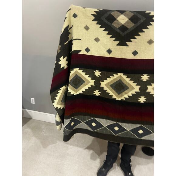 170. Pendleton Like Blanket - Picture 2 of 3